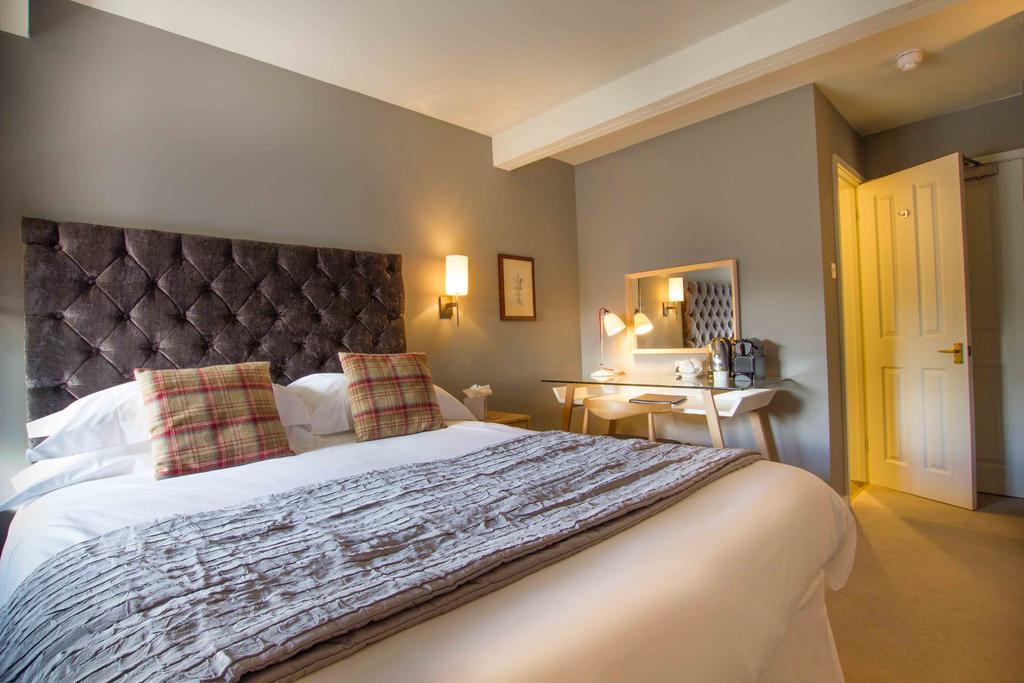 Crown & Punchbowl Hotel Milton  ภายนอก รูปภาพ